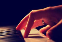 BB体育：官方：AC米兰租借34岁曼城后卫 含500万欧买断条款.